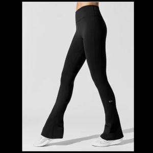 Splits 59 Raquel Flared Legging Long Size Medium